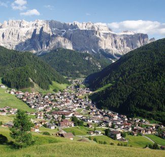 Blick auf Wolkenstein &copy; DOLOMITES Val Gardena – Gröden Marketing / www.valgardena.it